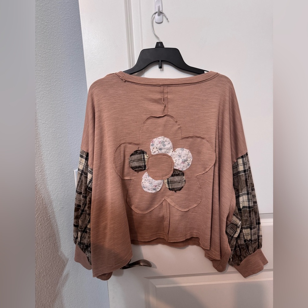 POL Plaid Sleeve Floral Top - Picture 6 of 6